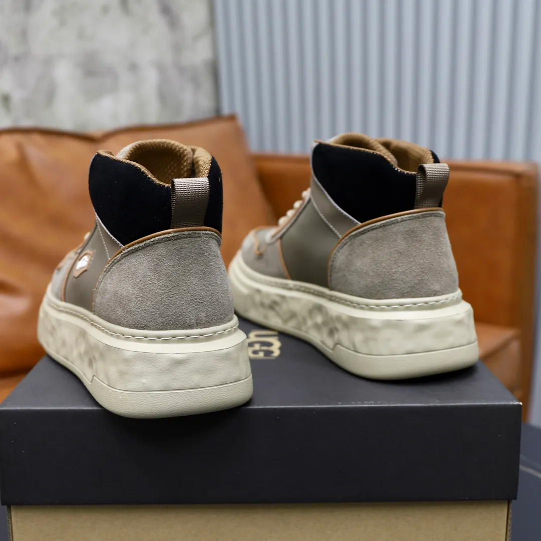 Ex-factory price: 620💰Thick wool imported from Australia Brand: UGG genuine purchase Size: 39-44 Grade: Official website 1:1 Material: First layer of genuine leather waterproof and antifreeze upper Real wool lining Original non-slip soft wear-resistant outsole Style category: Men's casual shoes Trendy style Comfortable on the feet Color: Official website color synchronization